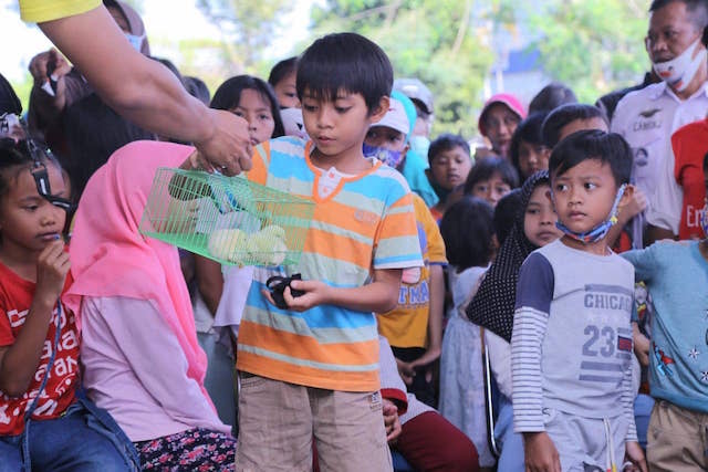 Hendy Siswanto Bagikan 1.000 Ayam untuk Tumbuhkan Minat Anak Beternak Sejak Dini